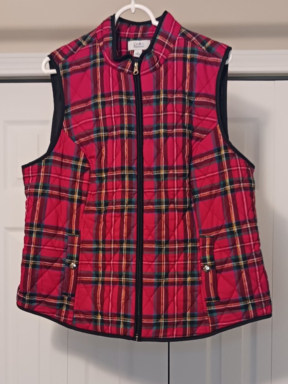#180 NWOT Croft & Barrow Red/Black Vest Size XL